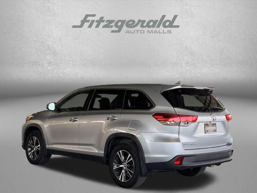 Celestial Silver Metallic 2019 Toyota Highlander LE Plus