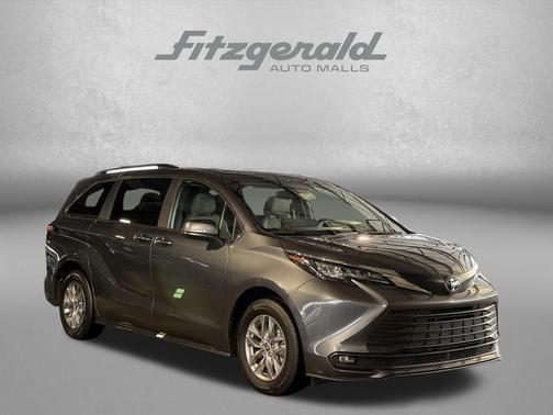 2025 Toyota Sienna XLE