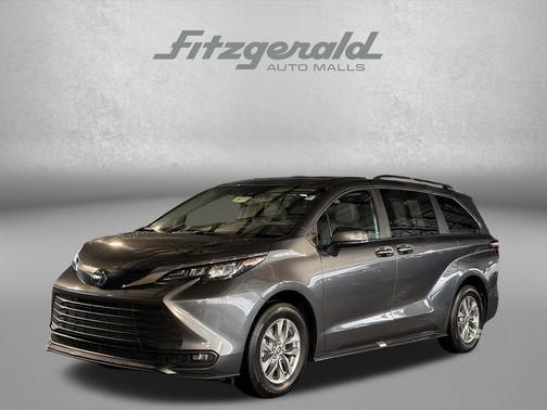 2025 Toyota Sienna XLE
