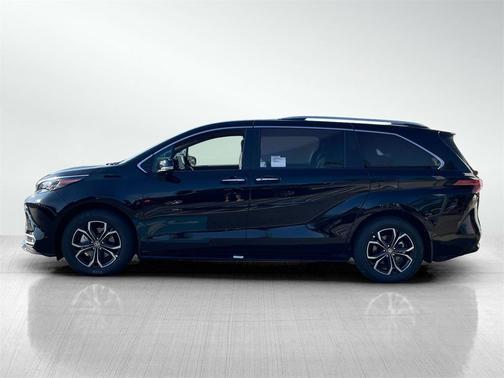 2025 Toyota Sienna Platinum 7 Passenger