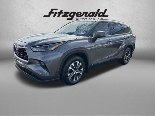 2022 Toyota Highlander Hybrid XLE