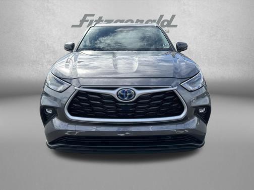 2022 Toyota Highlander Hybrid XLE