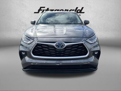 2022 Toyota Highlander Hybrid XLE