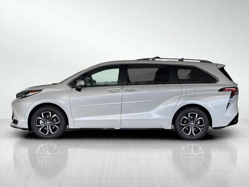 2025 Toyota Sienna Platinum 7 Passenger