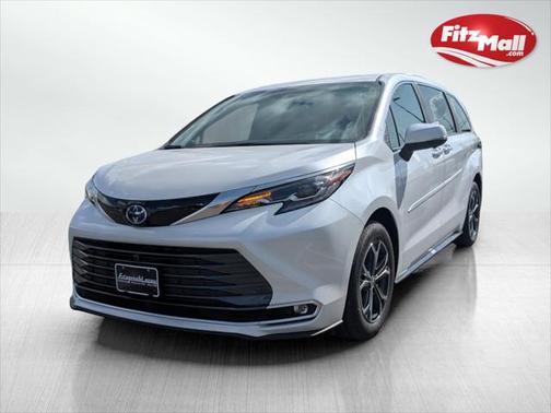 2025 Toyota Sienna Platinum 7 Passenger