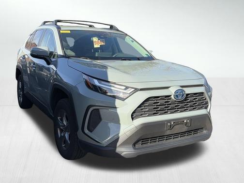 2022 Toyota RAV4 Hybrid XLE