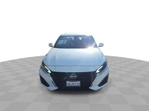 Glacier White 2023 Nissan Altima S FWD