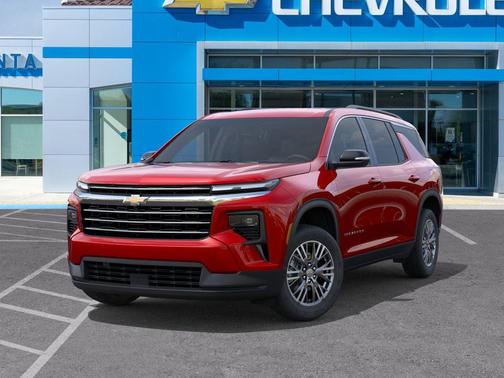 Radiant Red Tintcoat 2026 Chevrolet Traverse LT