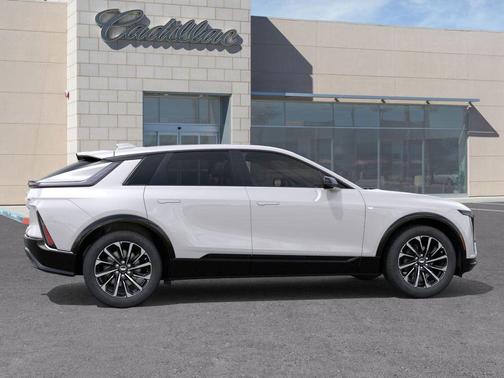 2025 Cadillac LYRIQ Sport