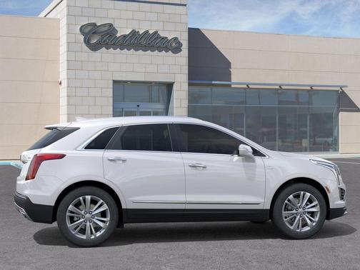 Crystal White Tricoat 2026 Cadillac XT5 Premium Luxury