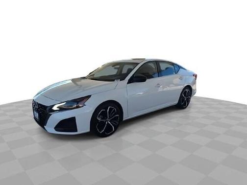 2023 Nissan Altima SR FWD