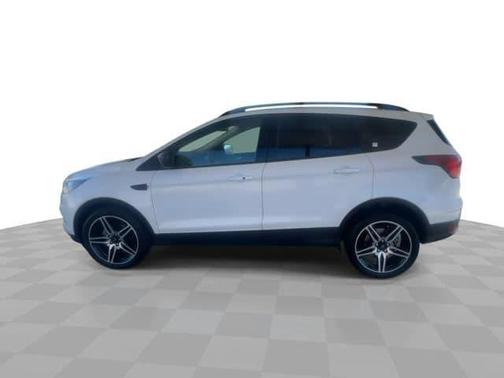 White Platinum Metallic Tri-Coat 2019 Ford Escape SEL