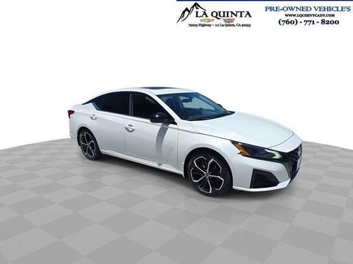 Pearl White 2023 Nissan Altima SR FWD