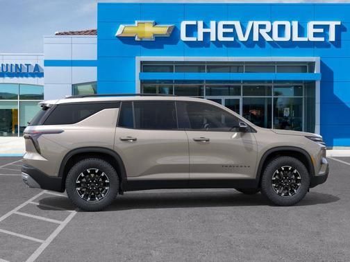 Sandstone Gray 2026 Chevrolet Traverse AWD Z71