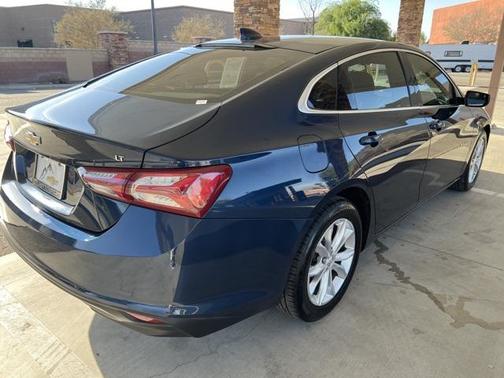 Photo 5 of 31 of 2019 Chevrolet Malibu LT