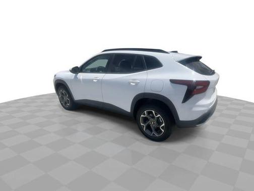Summit White 2026 Chevrolet Trax LT
