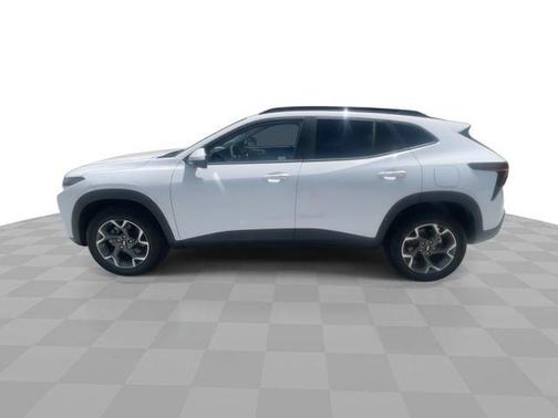 Summit White 2026 Chevrolet Trax LT