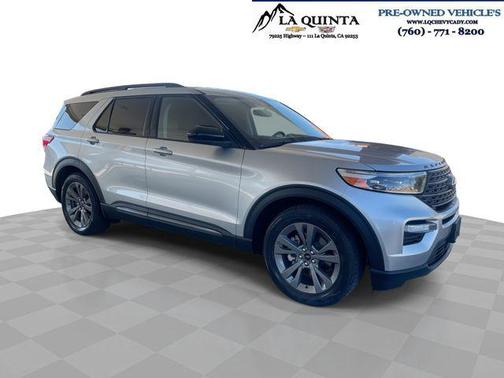 Iconic Silver Metallic 2022 Ford Explorer XLT