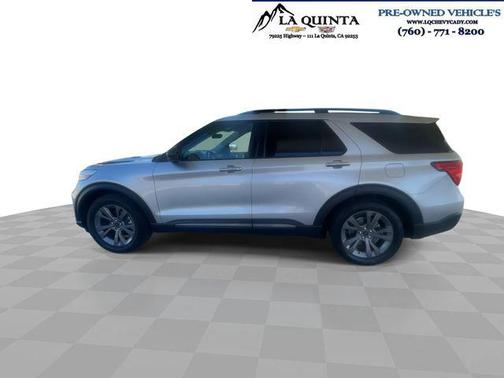 Iconic Silver Metallic 2022 Ford Explorer XLT