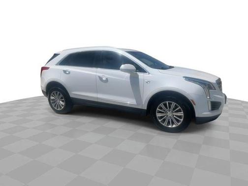 Crystal White Tricoat 2018 Cadillac XT5 Luxury