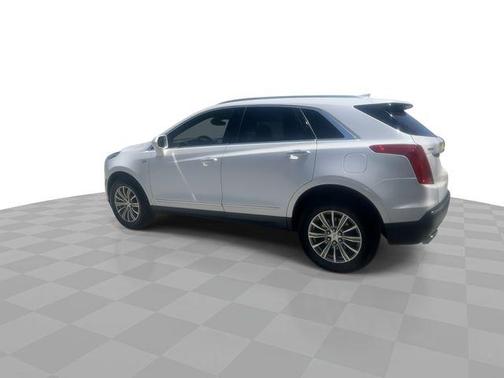 Crystal White Tricoat 2018 Cadillac XT5 Luxury