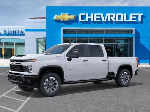 Summit White 2026 Chevrolet Silverado 2500 Custom
