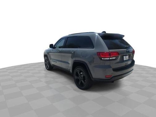 Sting-Gray Clearcoat 2019 Jeep Grand Cherokee Upland