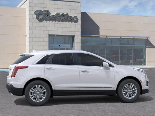 Crystal White Tricoat 2026 Cadillac XT5 Luxury