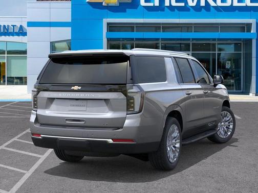 2025 Chevrolet Suburban LT