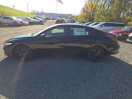 Abyss Black 2026 Hyundai ELANTRA HEV SEL Sport