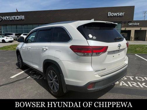 Blizzard Pearl 2019 Toyota Highlander XLE