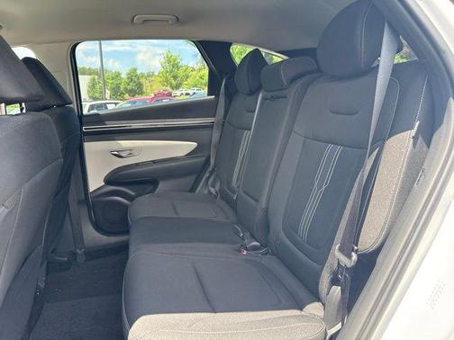 White Pearl 2024 Hyundai TUCSON SEL
