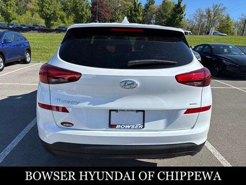 White Cream 2021 Hyundai TUCSON SE