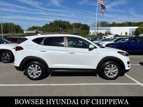 White Cream 2021 Hyundai TUCSON SE
