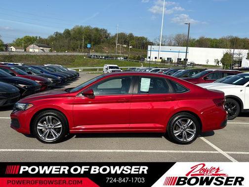 Kings Red Metallic 2023 Volkswagen Jetta 1.5T SE