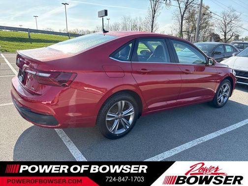 Kings Red Metallic 2023 Volkswagen Jetta 1.5T SE