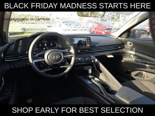 2025 Hyundai ELANTRA SE