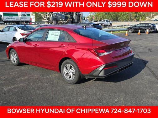 2025 Hyundai ELANTRA SE