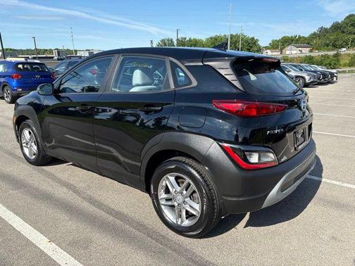 Abyss Black Pearl 2023 Hyundai KONA SE