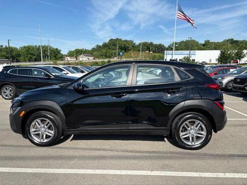 Abyss Black Pearl 2023 Hyundai KONA SE