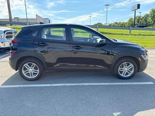 Abyss Black Pearl 2023 Hyundai KONA SE