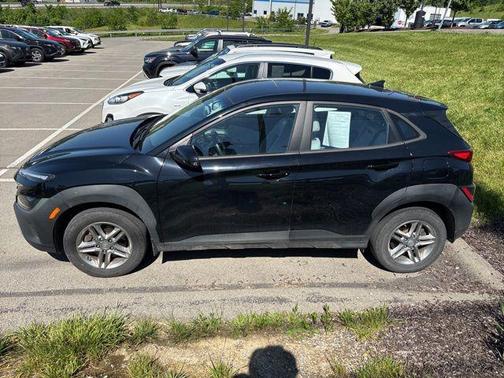 Abyss Black Pearl 2023 Hyundai KONA SE