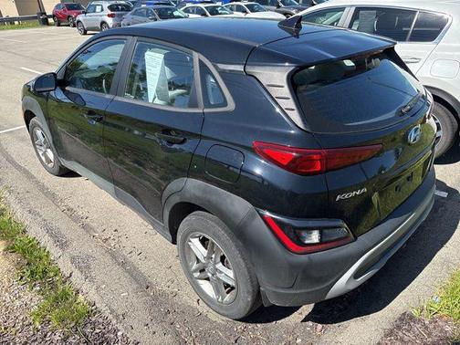 Abyss Black Pearl 2023 Hyundai KONA SE