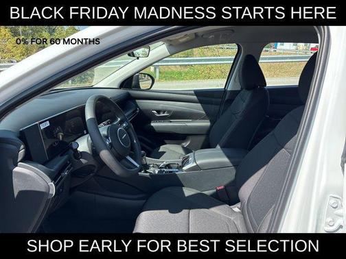 2026 Hyundai TUCSON SE