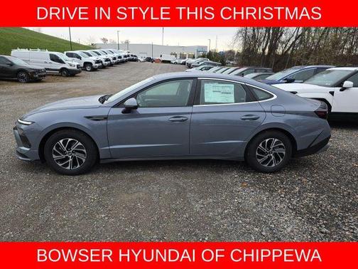 2026 Hyundai SONATA Hybrid Base