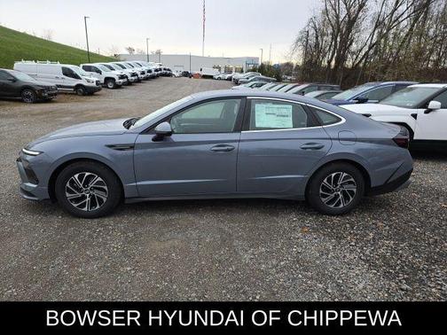 2026 Hyundai SONATA Hybrid Base