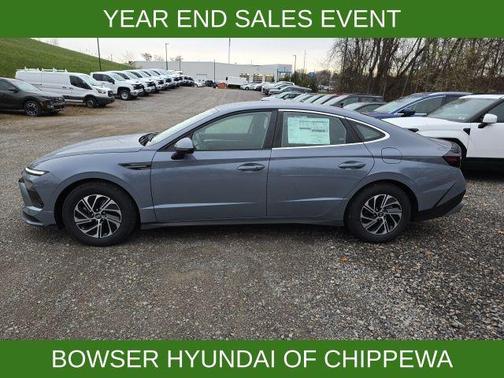 2026 Hyundai SONATA Hybrid Base