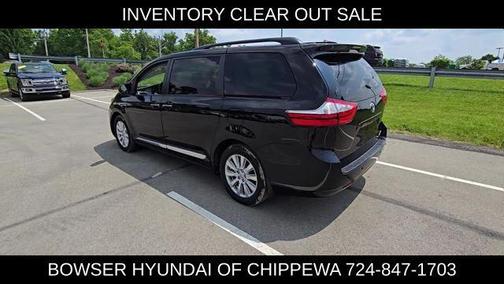 2017 Toyota Sienna XLE