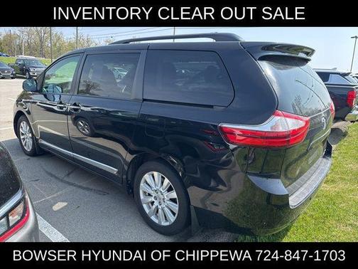 2017 Toyota Sienna XLE