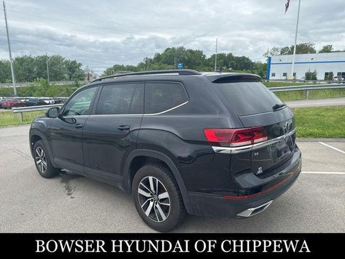 Deep Black 2022 Volkswagen Atlas 2.0T SE